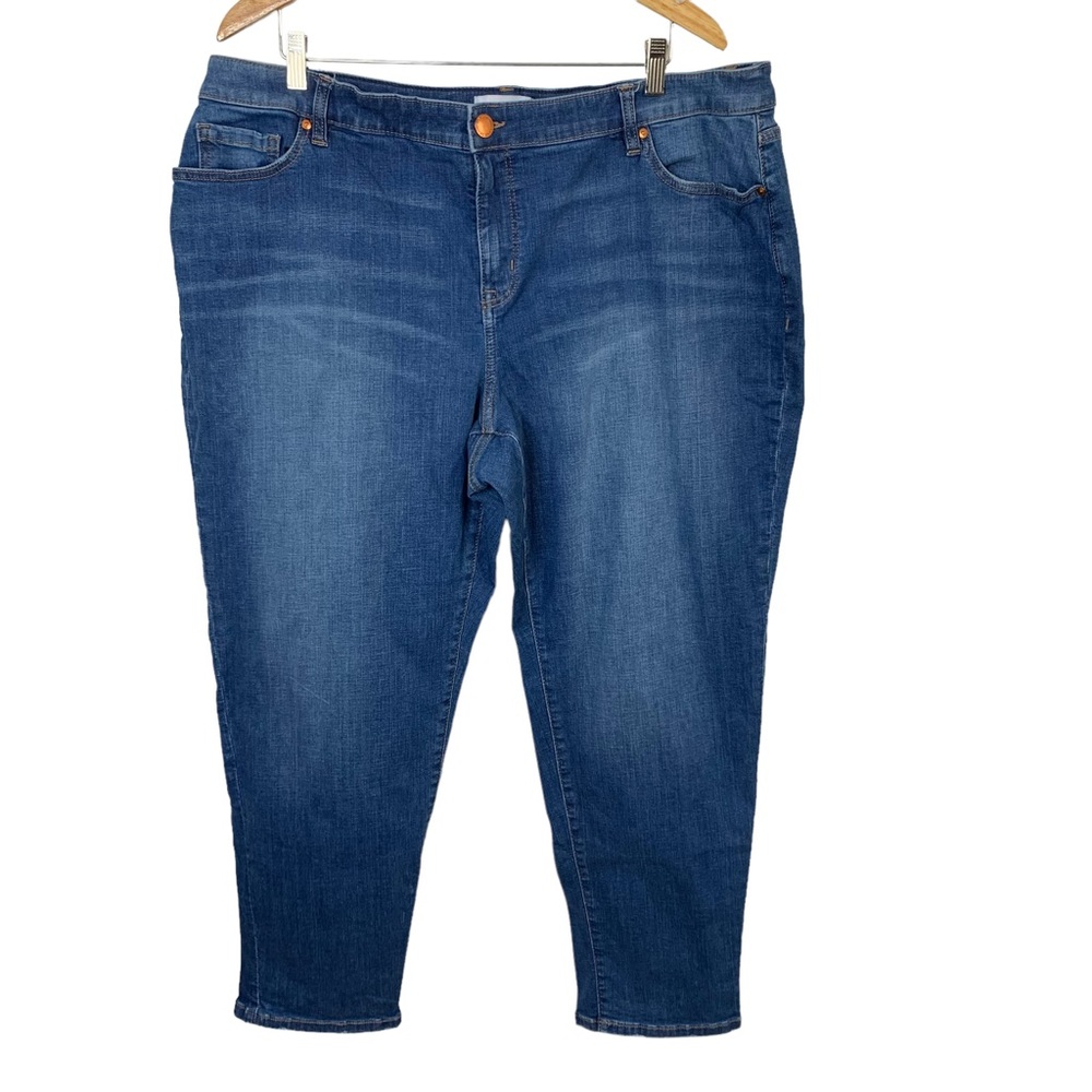 LANE BRYANT Hi Rise Medium Wash Jeans Sz 18